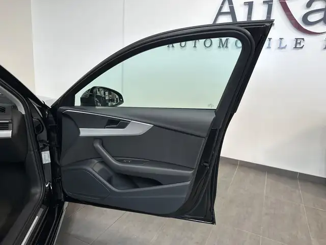Audi A4 view 7