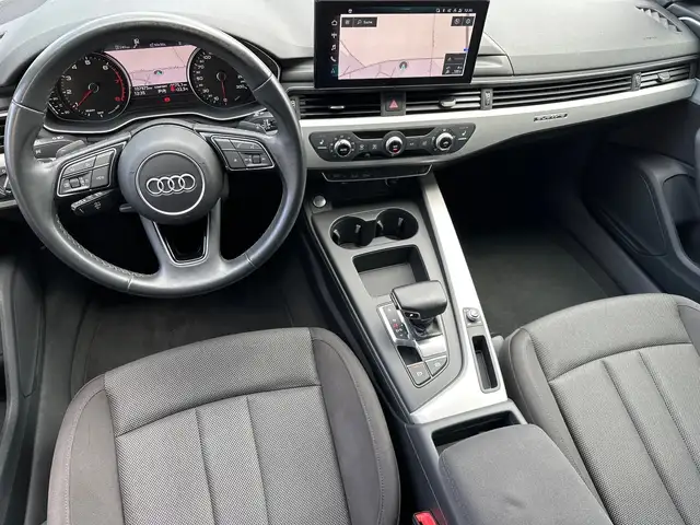Audi A4 view 13