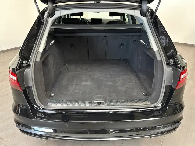Audi A4 view 8