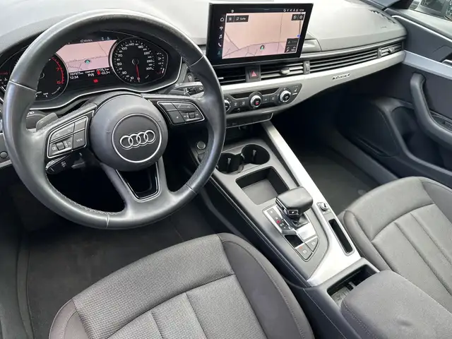 Audi A4 view 10