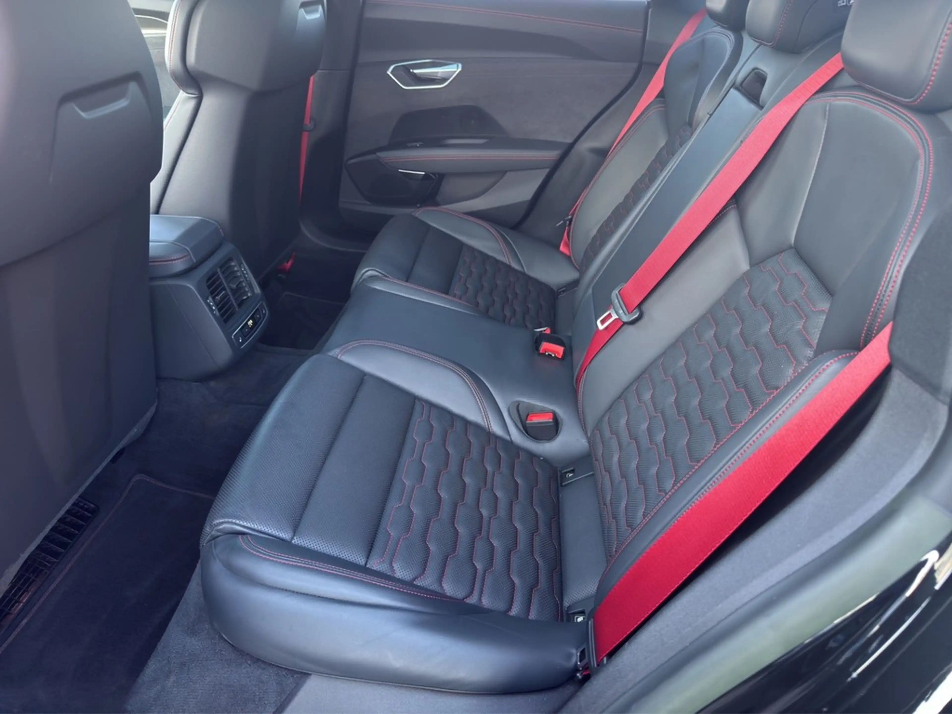 Audi e-tron GT RS quattro LASER*HEADUP*LUFTFED*WÄRMEPU*SHZ*ACC... — photo 17