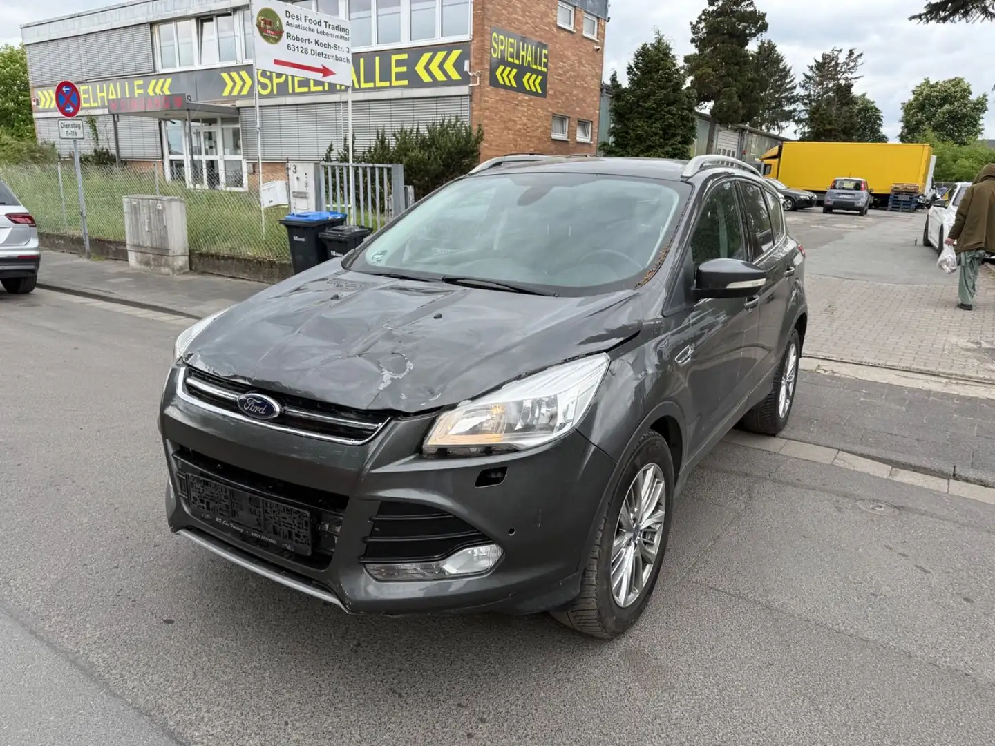 Ford Kuga 2,0 TDCi 4x4 TITANIUM Grau - 1