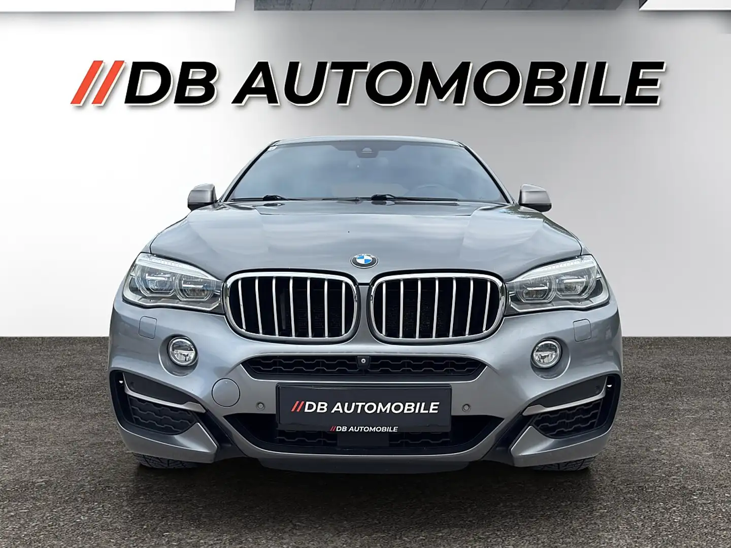 BMW X6 M 50d Sport Activity Coupé Aut. Grau - 2
