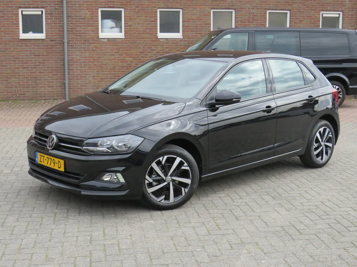 Volkswagen Polo 1.0 TSI 95Pk Comfortline EXE * Rijklaarprijs incl. Zwart - 1