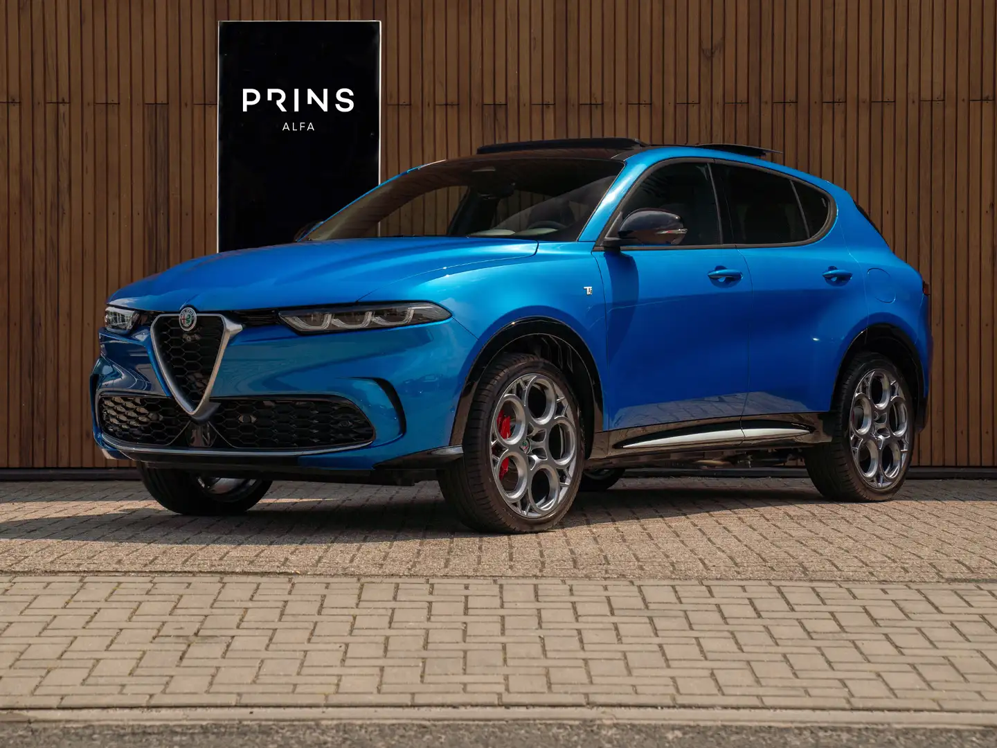Alfa Romeo Tonale 1.3T PHEV Ti 280pk | Pano-dak | LED-Matrix | 20 in Blauw - 1