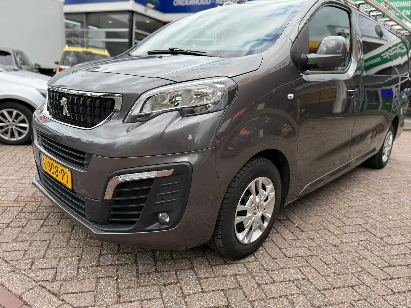 Peugeot Expert 231L 2.0 BlueHDI 120 Dubbele cabine Premium Beige - 2