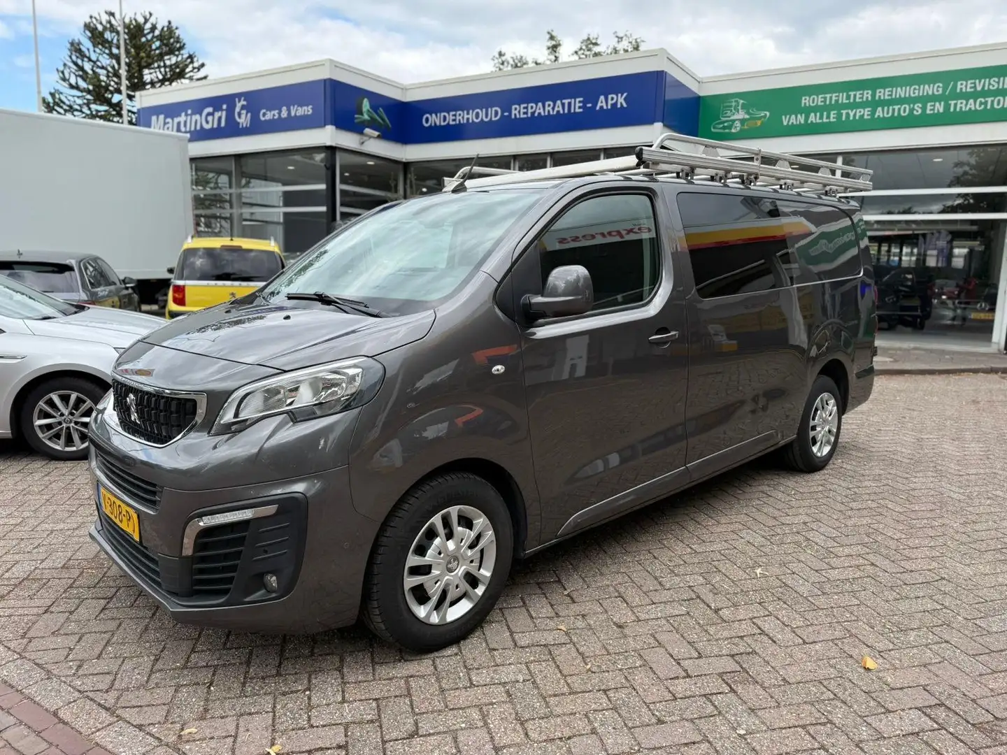 Peugeot Expert 231L 2.0 BlueHDI 120 Dubbele cabine Premium Beige - 1