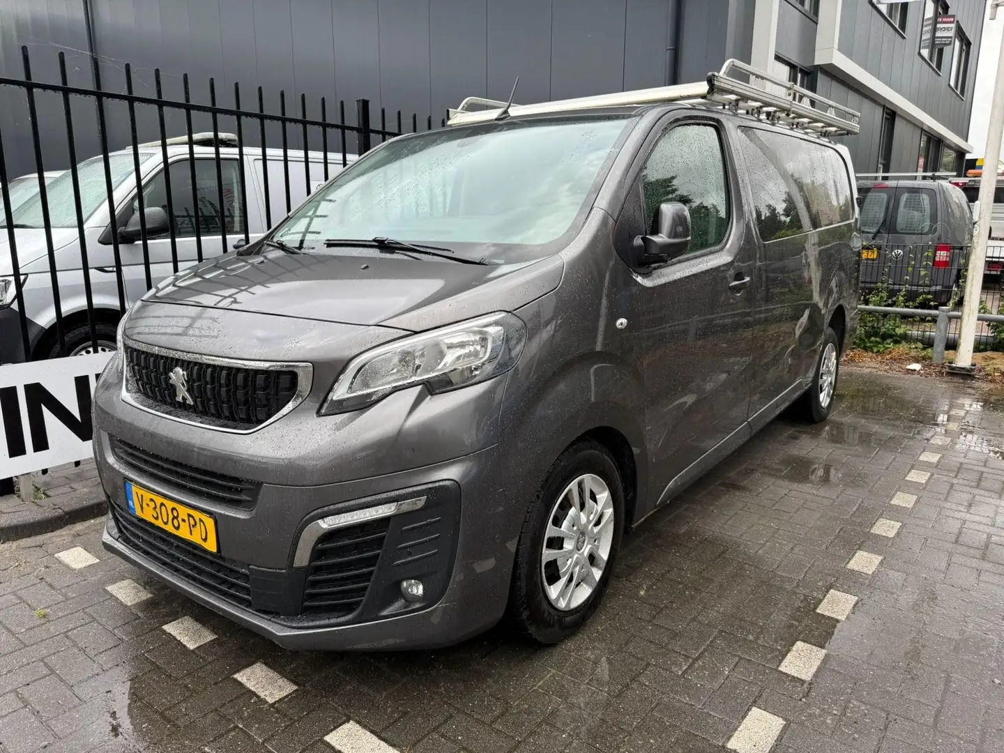 Peugeot Expert 231L 2.0 BlueHDI 120 Dubbele cabine Premium Beige - 1