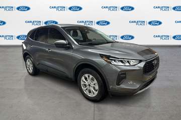 Active   HEATED SEATS  POWER LIFTGATE  AWD