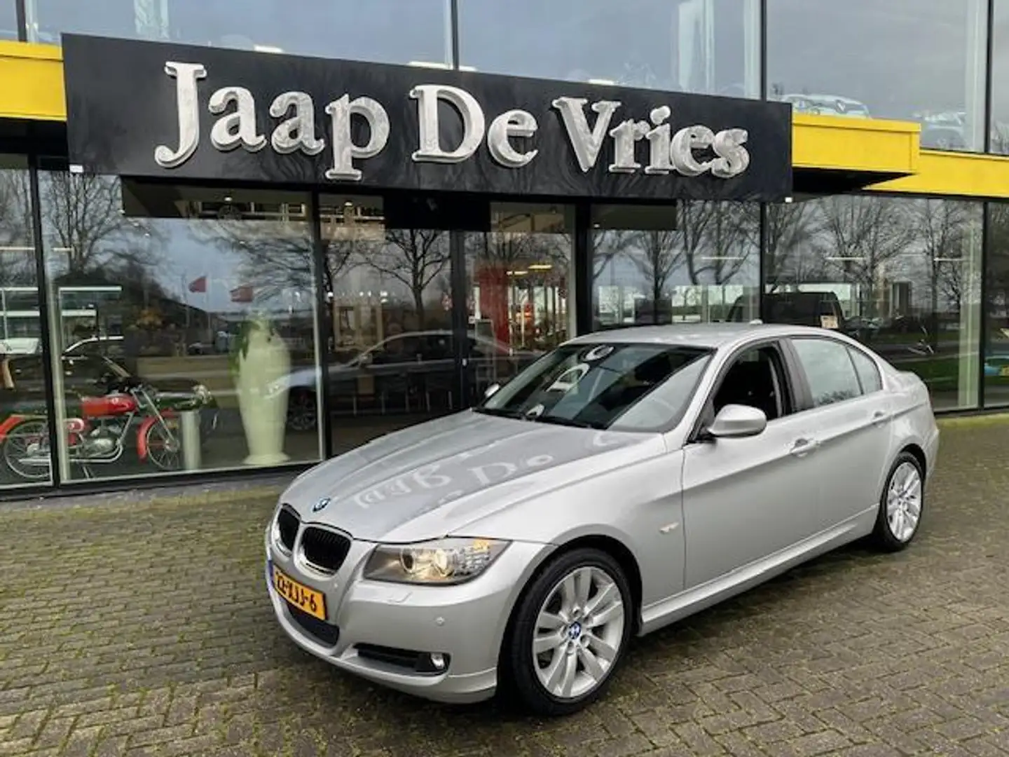BMW 318 3-serie 318i Corporate Lease Luxury Line Gris - 1