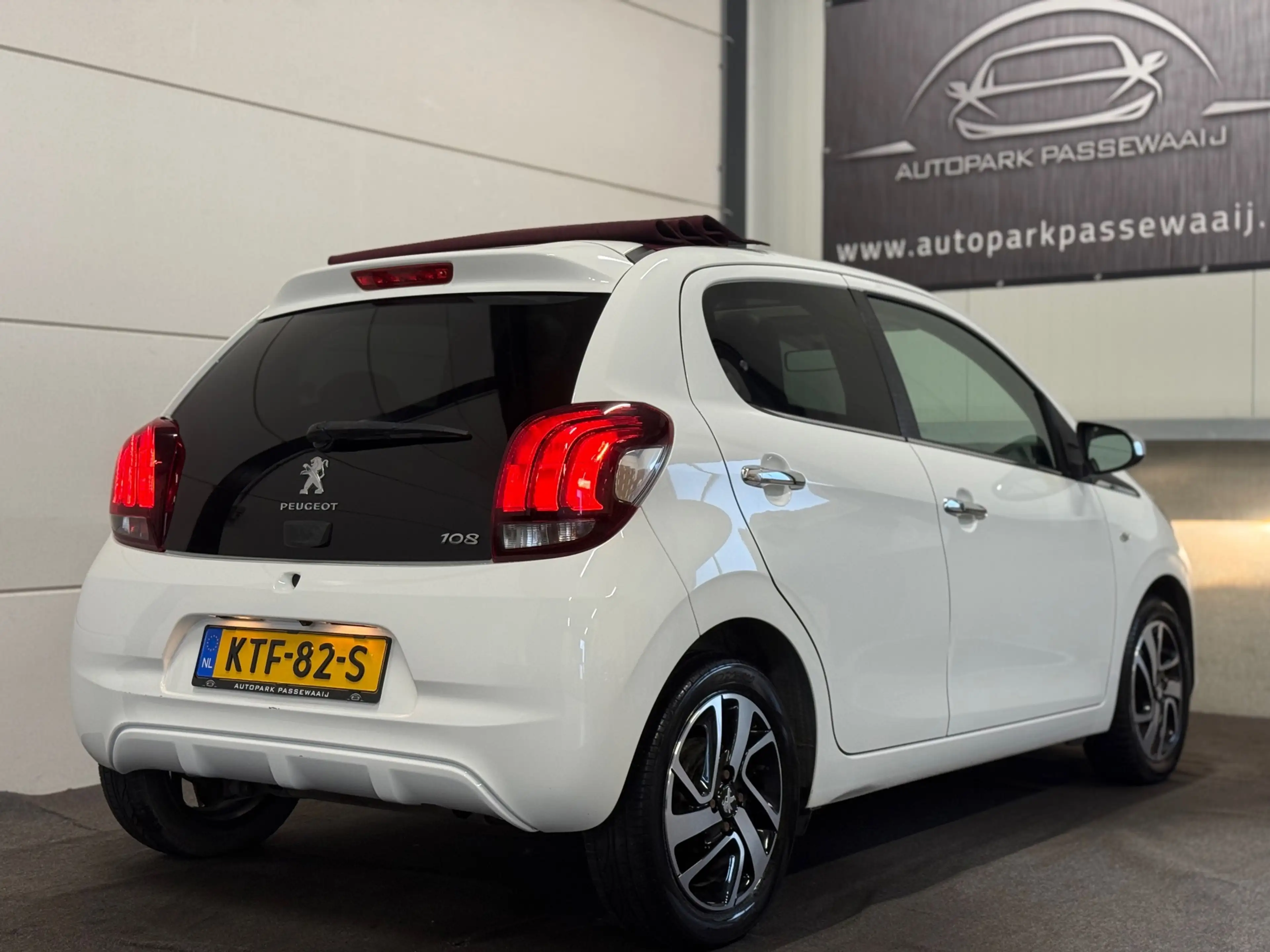 Peugeot 108 1.2 Puretech Allure TOP! Dressy, Pano, Cruise Cont — photo 6
