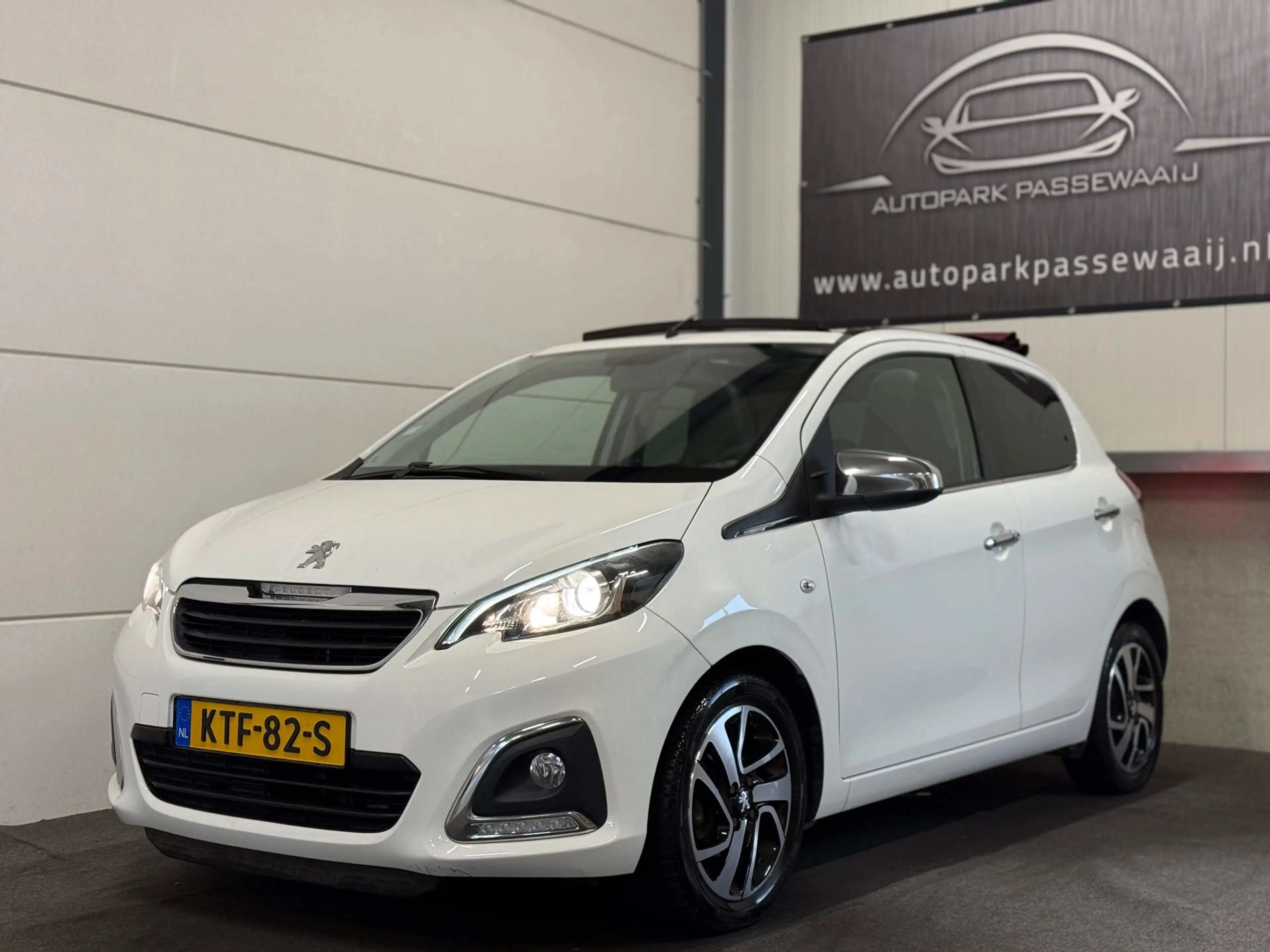 Peugeot 108 1.2 Puretech Allure TOP! Dressy, Pano, Cruise Cont