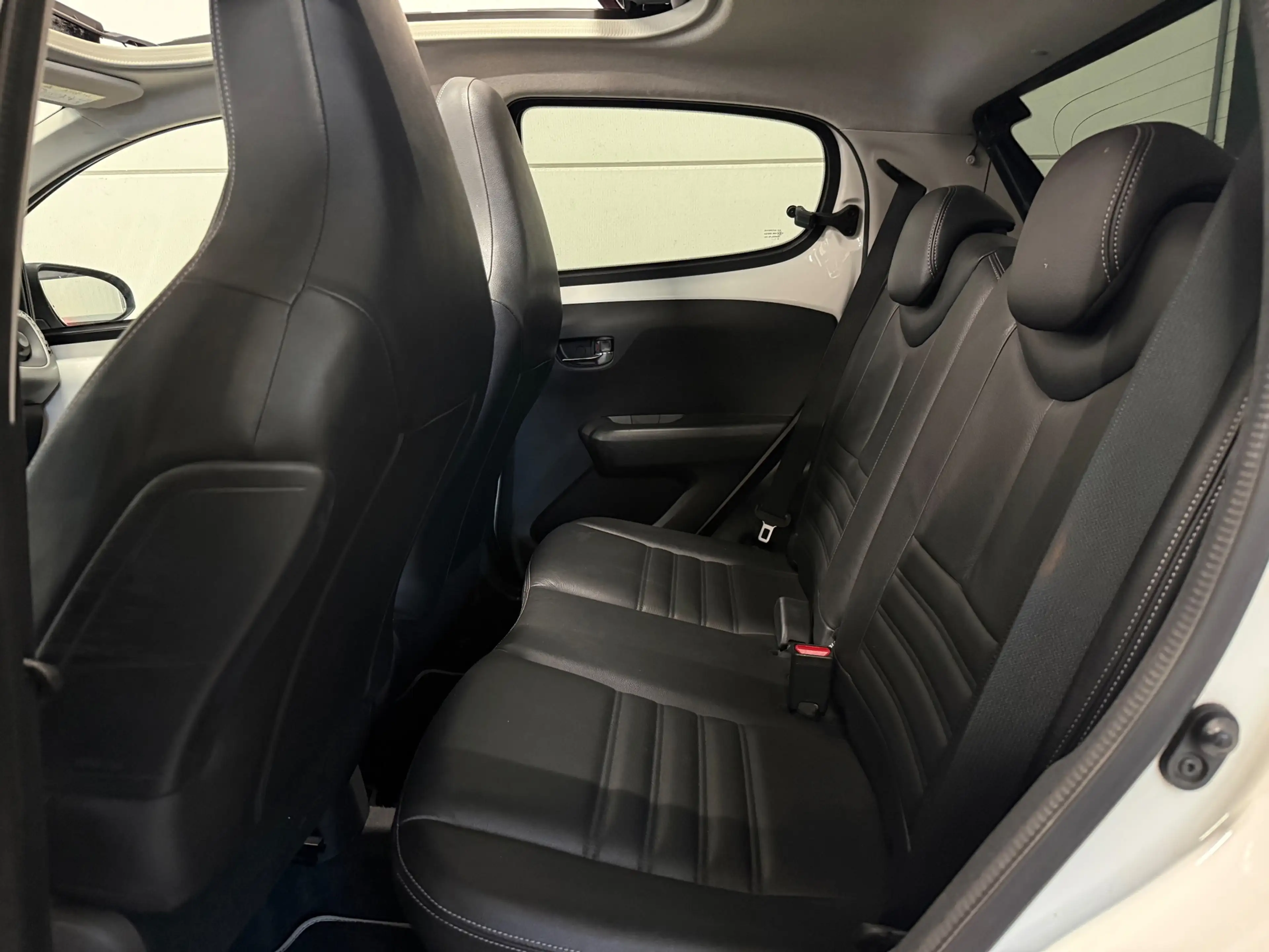 Peugeot 108 1.2 Puretech Allure TOP! Dressy, Pano, Cruise Cont — photo 13