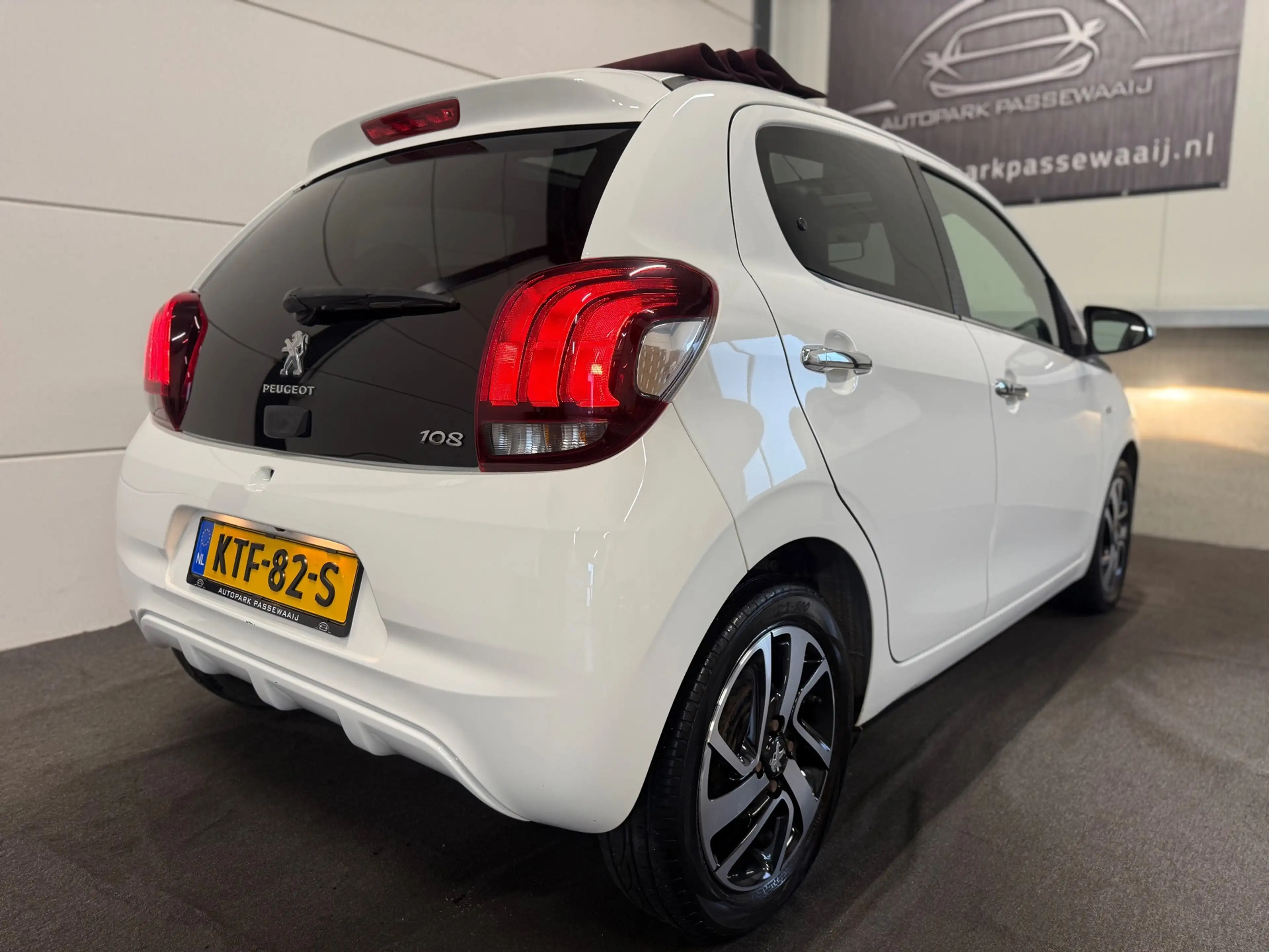 Peugeot 108 1.2 Puretech Allure TOP! Dressy, Pano, Cruise Cont — photo 8