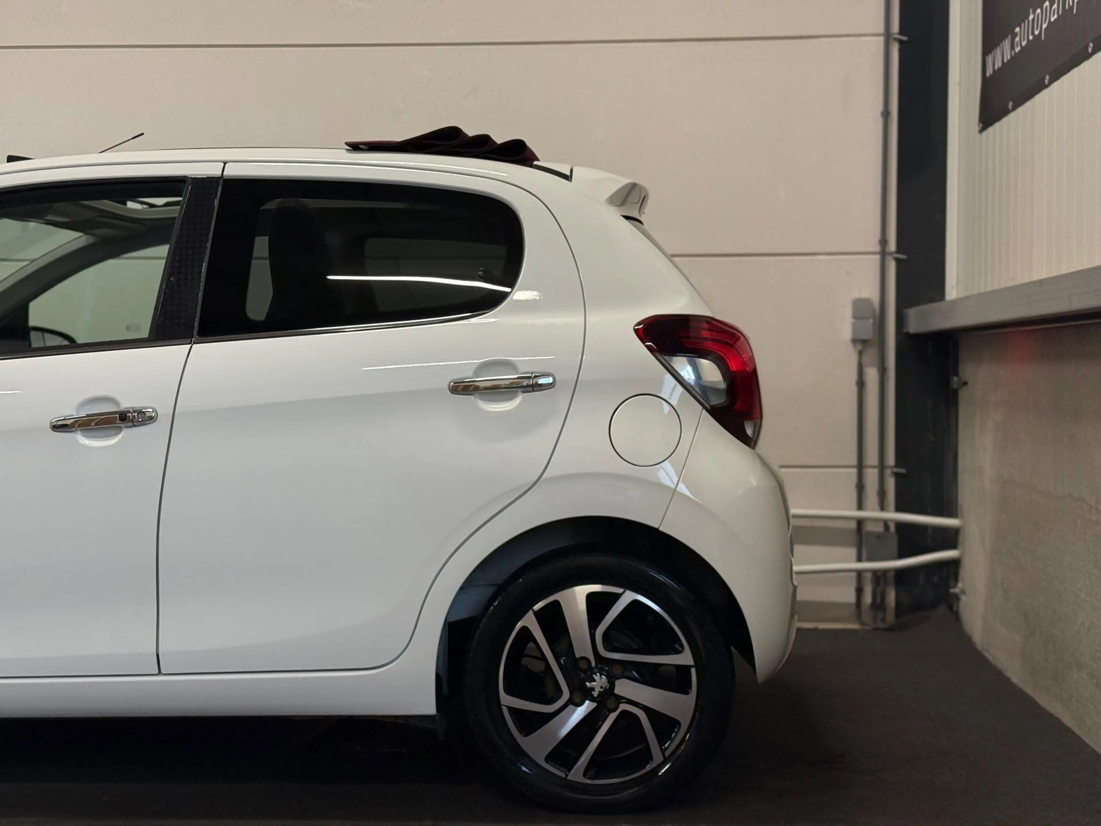 Peugeot 108 1.2 Puretech Allure TOP! Dressy, Pano, Cruise Cont — photo 5