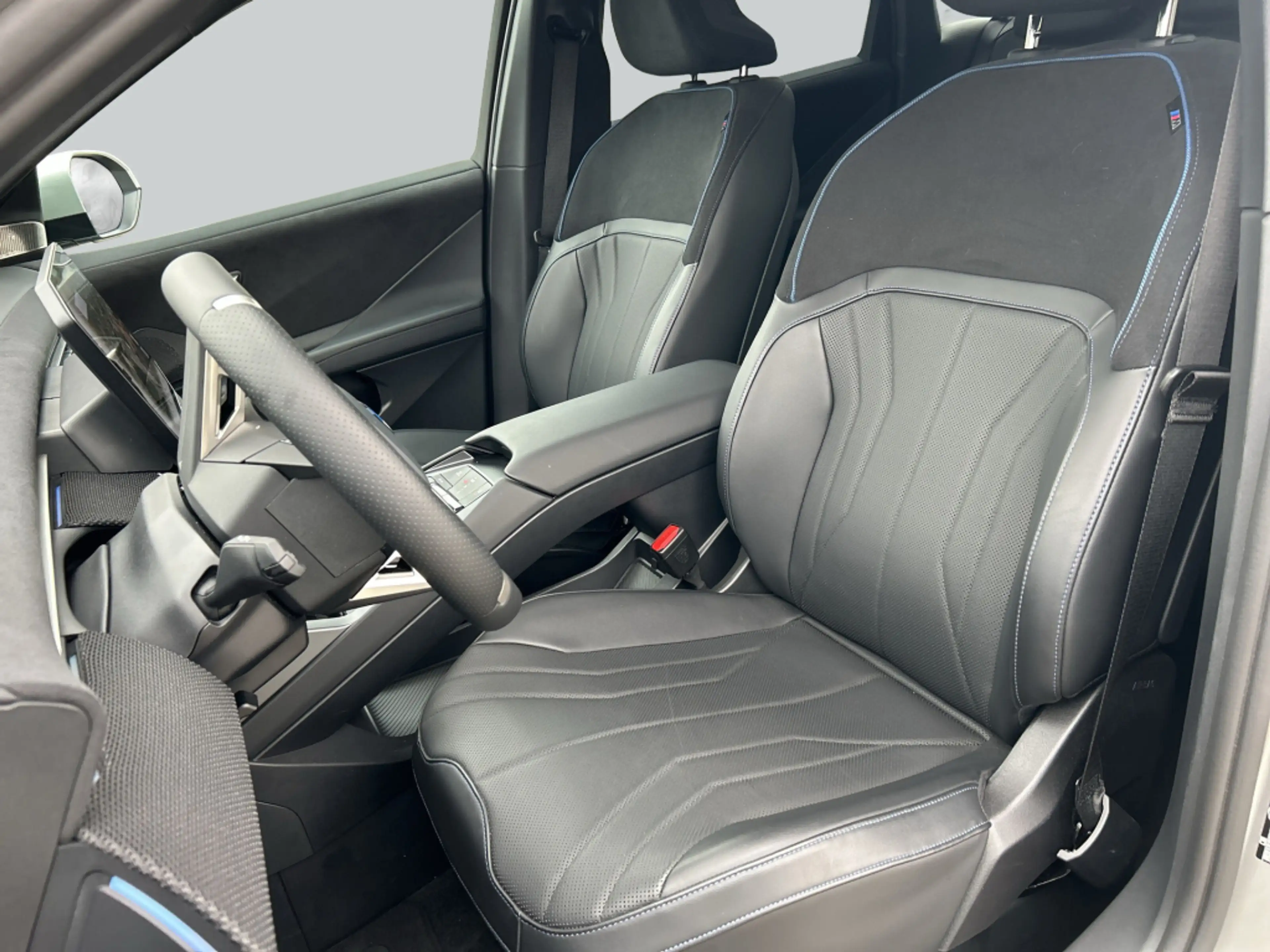 BMW iX3 50 xDrive LED* Pano* HiFi* Head-Up* — photo 12