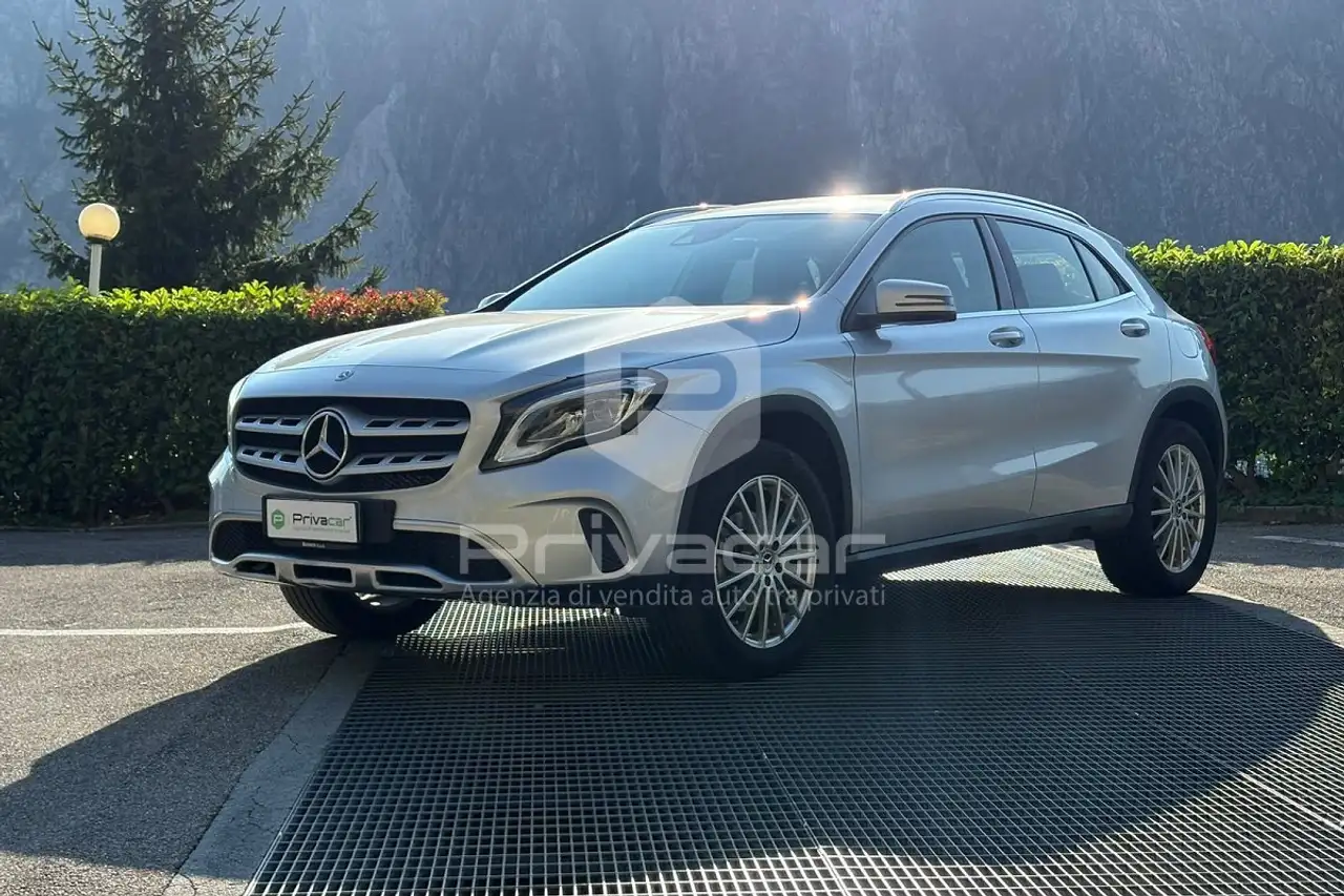 Mercedes-Benz GLA 200