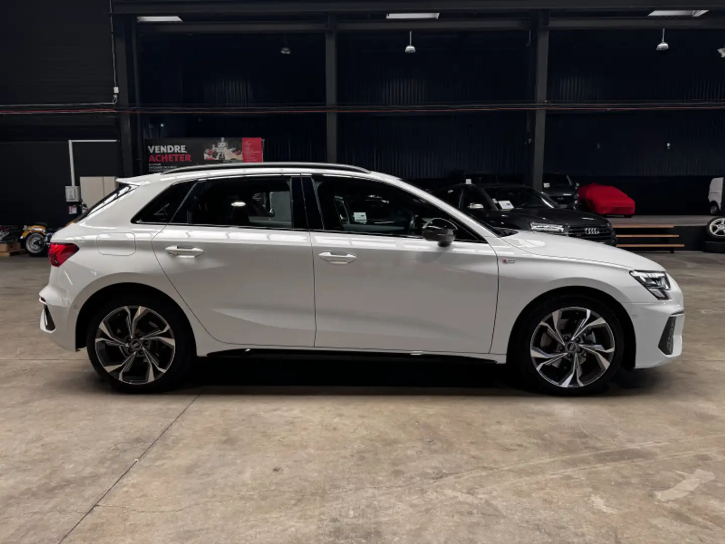 Audi A3 35 TFSI 150CH MILD HYBRID S LINE S TRONIC 7 Wit - 2