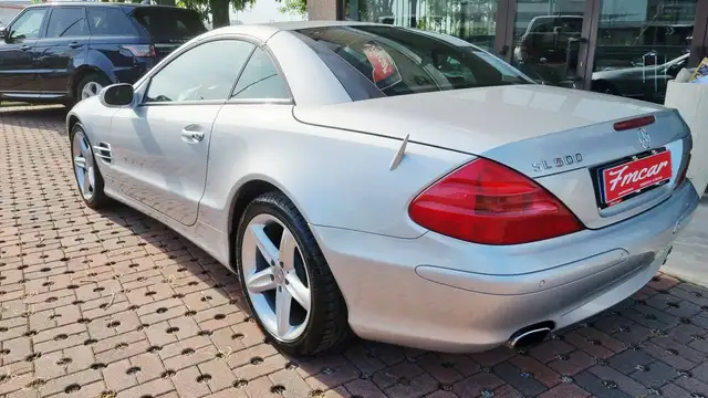 Mercedes-Benz SL view 11
