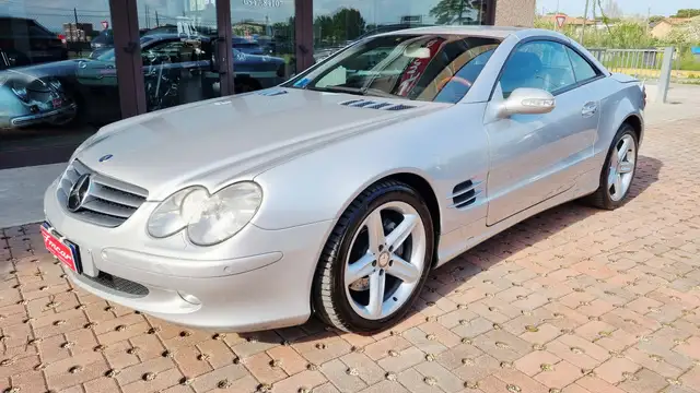 Mercedes-Benz SL view 7