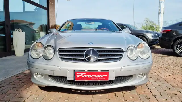 Mercedes-Benz SL view 9