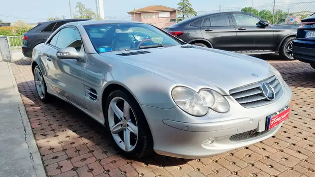 Mercedes-Benz SL view 15