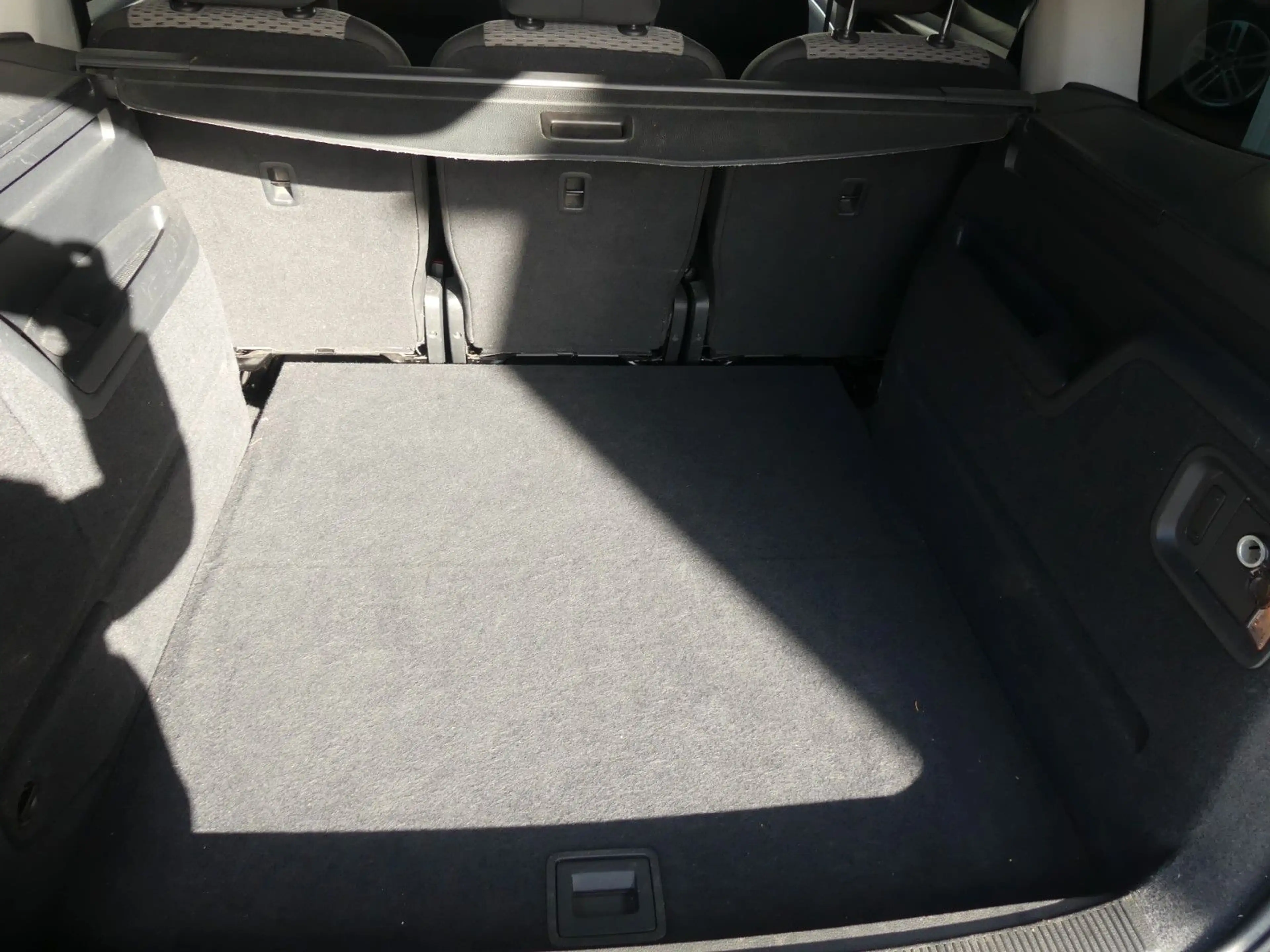Volkswagen Sharan Trendline BMT — photo 13