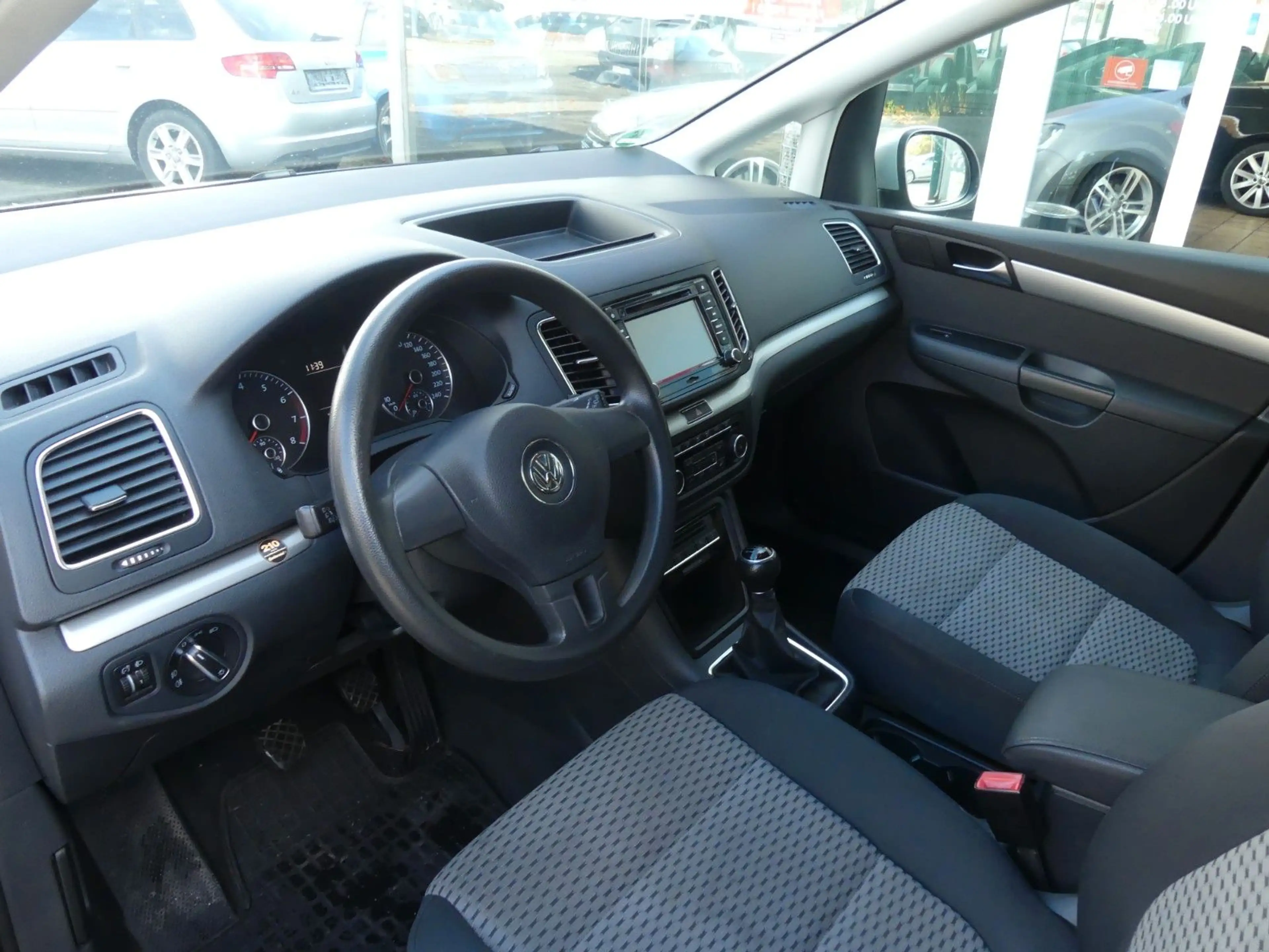 Volkswagen Sharan Trendline BMT — photo 8