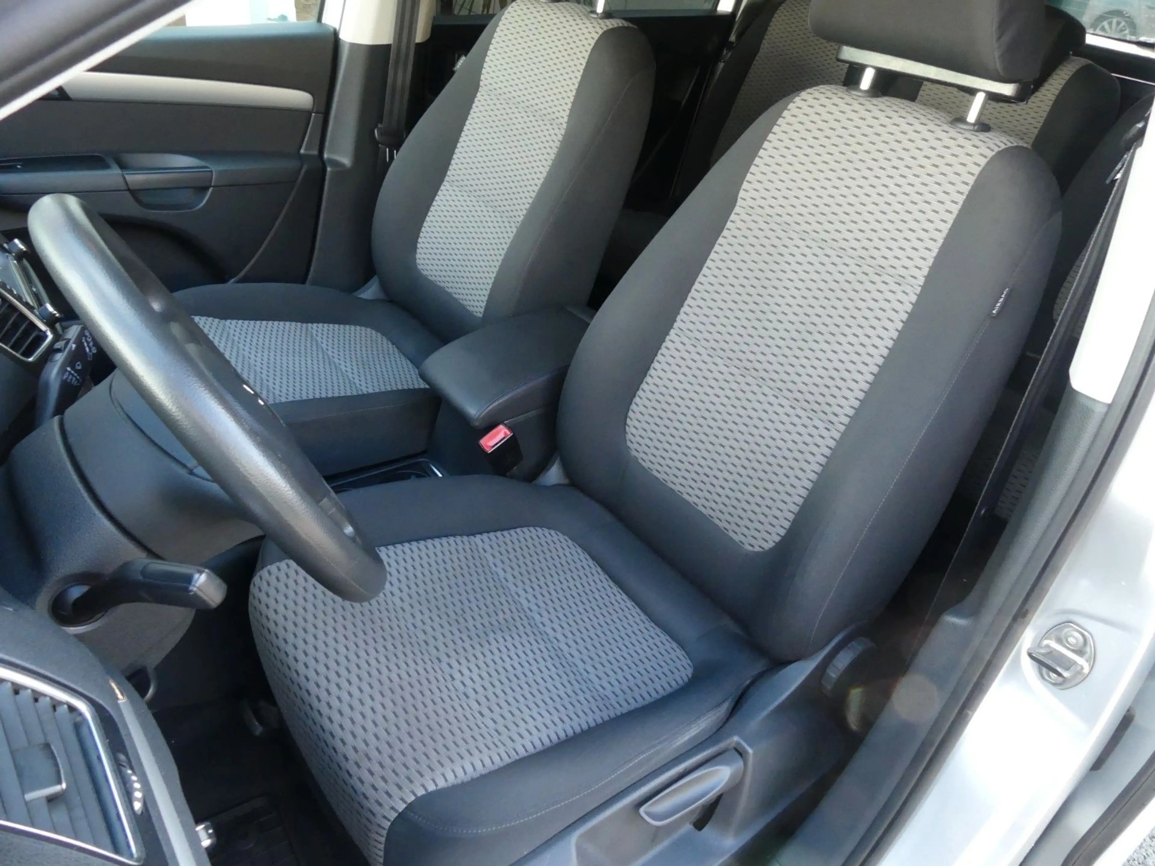 Volkswagen Sharan Trendline BMT — photo 9