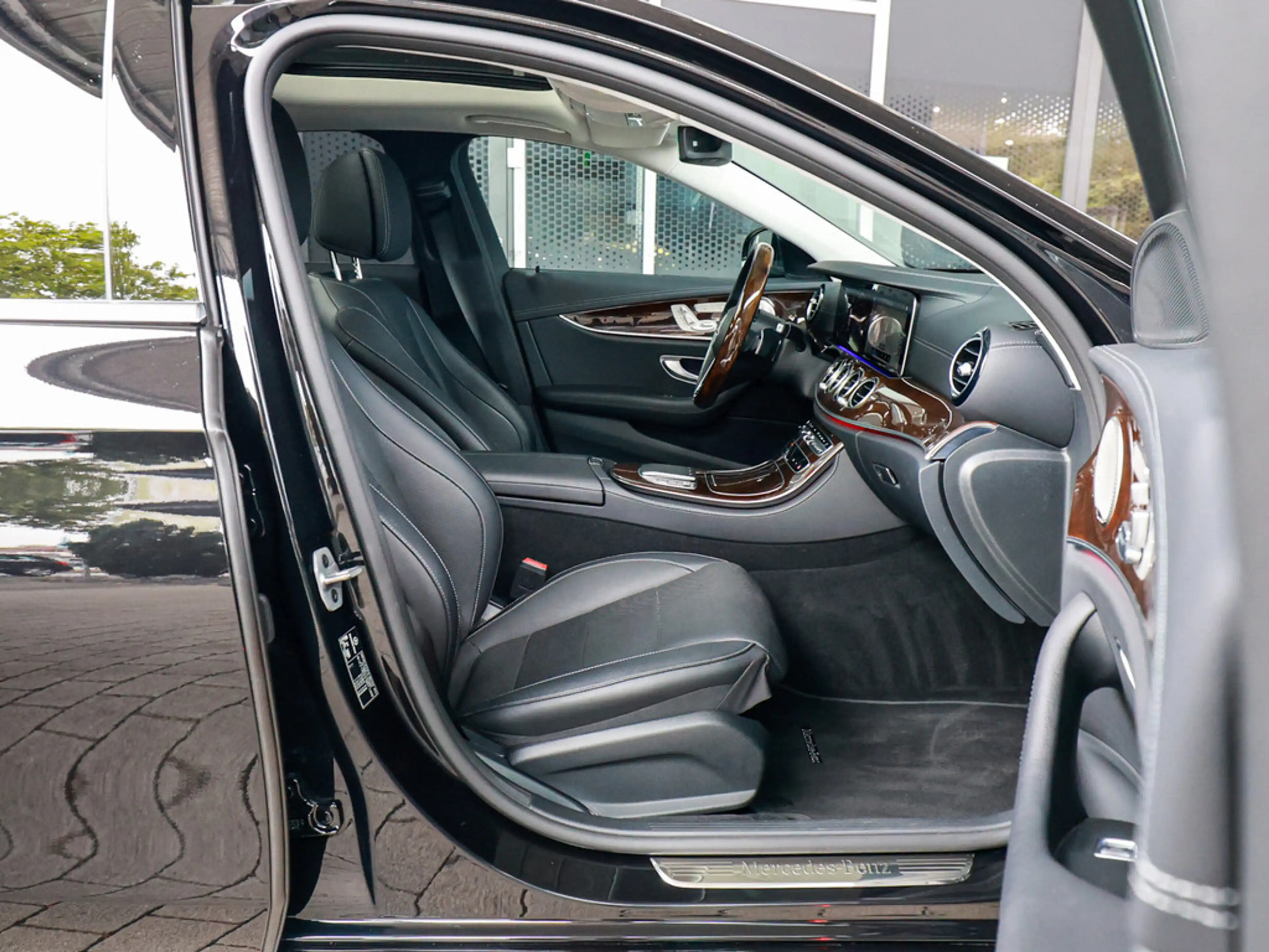 Mercedes-Benz E 400 d 4M Exclusive AHK LUFTF. ACC PANO LED — photo 4