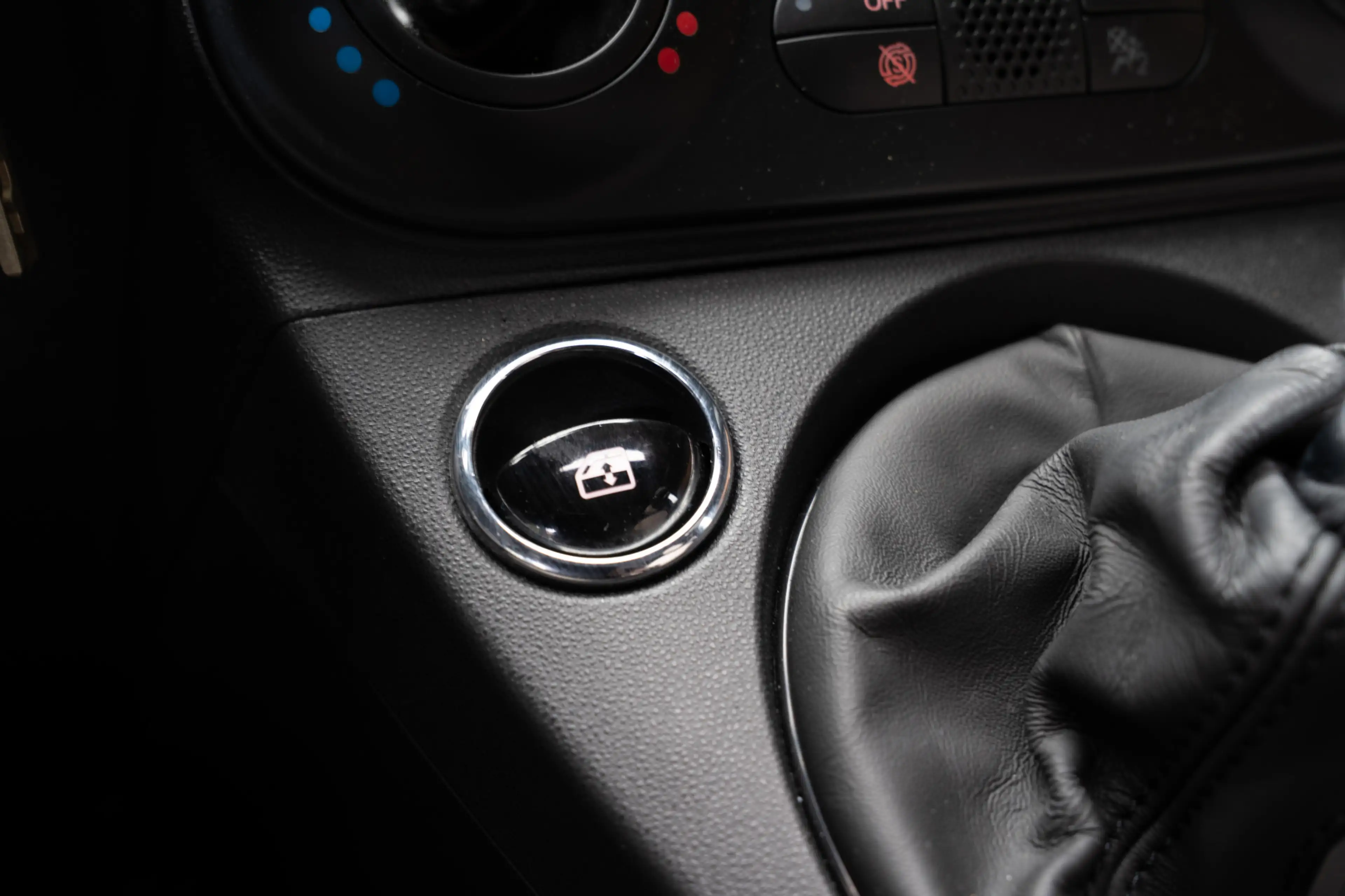 Fiat 500C 1.0 Hybrid Dolcevita Navi Leer Cruise PDC Carplay — photo 24