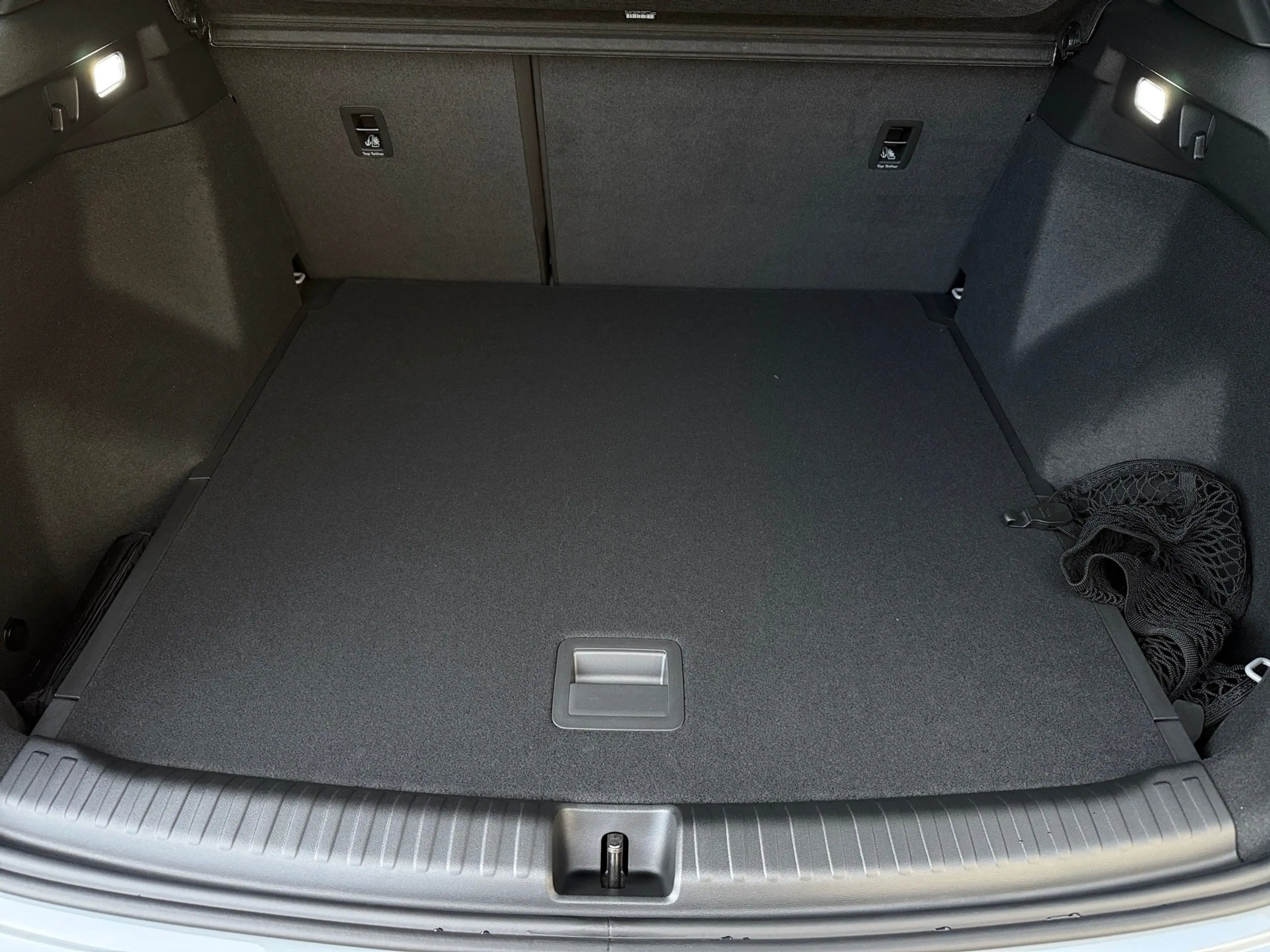 Audi Q4 e-tron Q4 40 e-tron 150KW HeadUp AHK Navi LED Kamera — photo 15