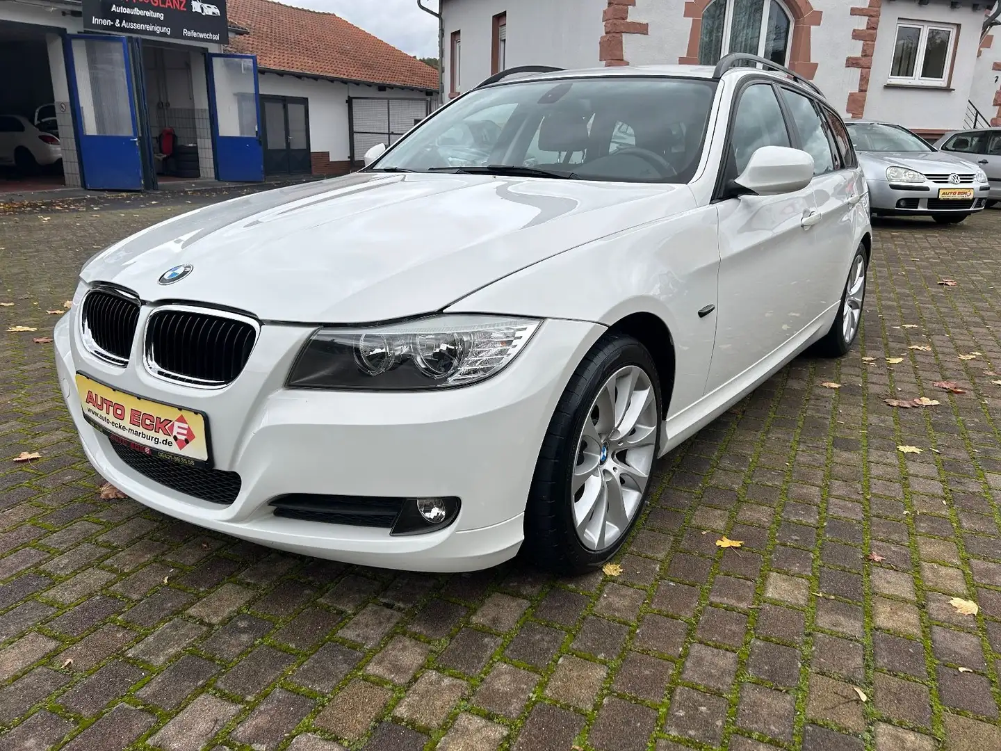 BMW 318 BMW Touring 318i,Tempom,17"Alu,SHZ,Top Zustand Weiß - 2