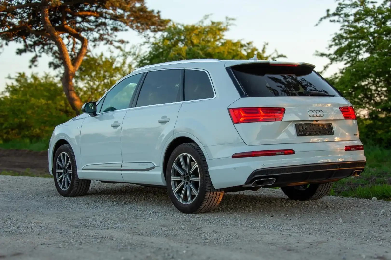 Audi Q7 3.0 TDI quattro / 7-Sitzer+S-Line+Bose+Panora Weiß - 2