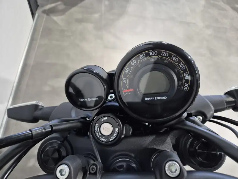 Royal Enfield GUERRILLA 450 - foto 6