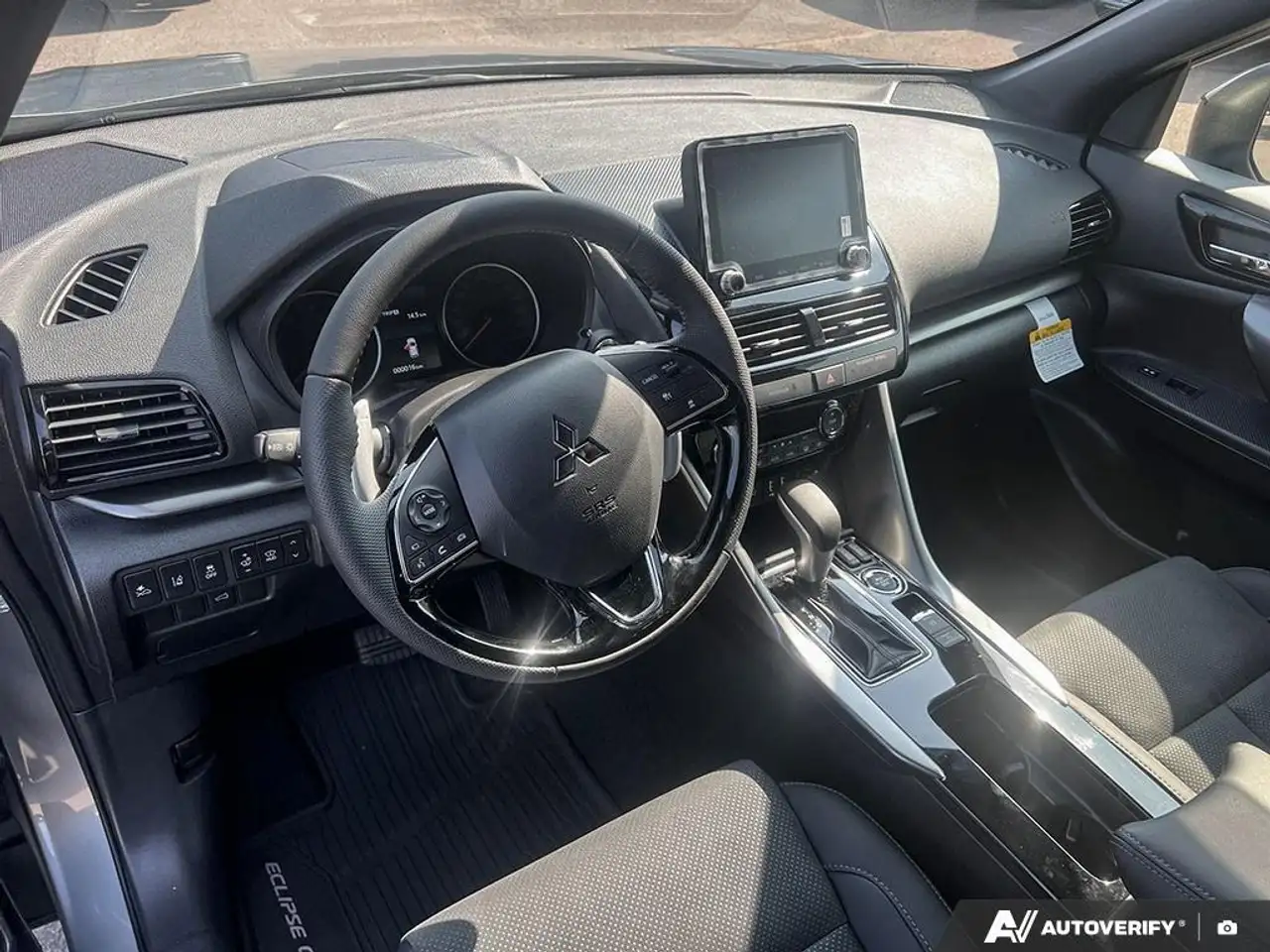 Mitsubishi Eclipse Cross снимка Mitsubishi Eclipse Cross