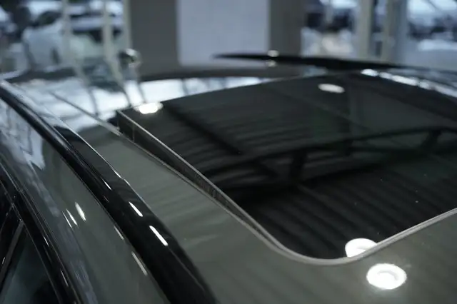 BMW 3 Series view 14