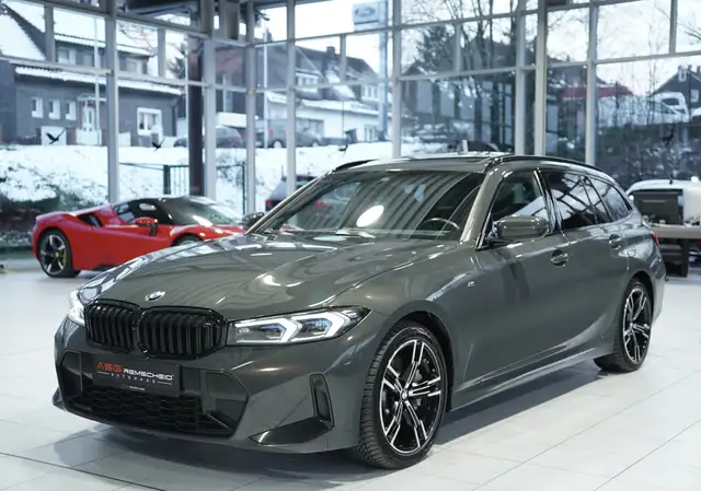 BMW 3 Series view 5