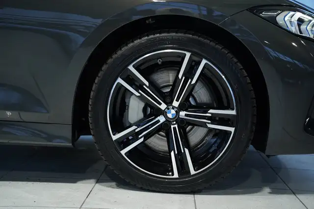BMW 3 Series view 13