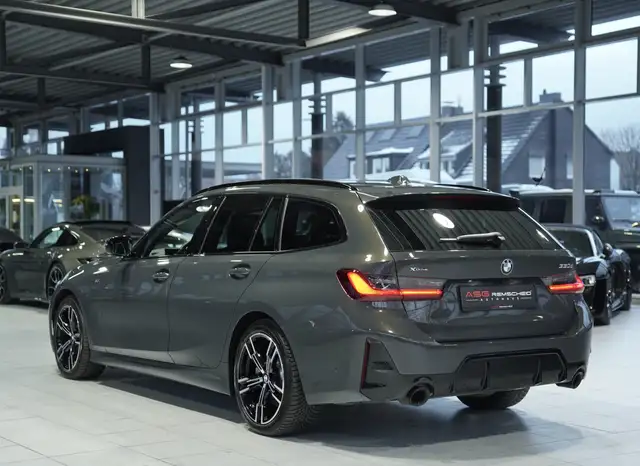 BMW 3 Series view 11