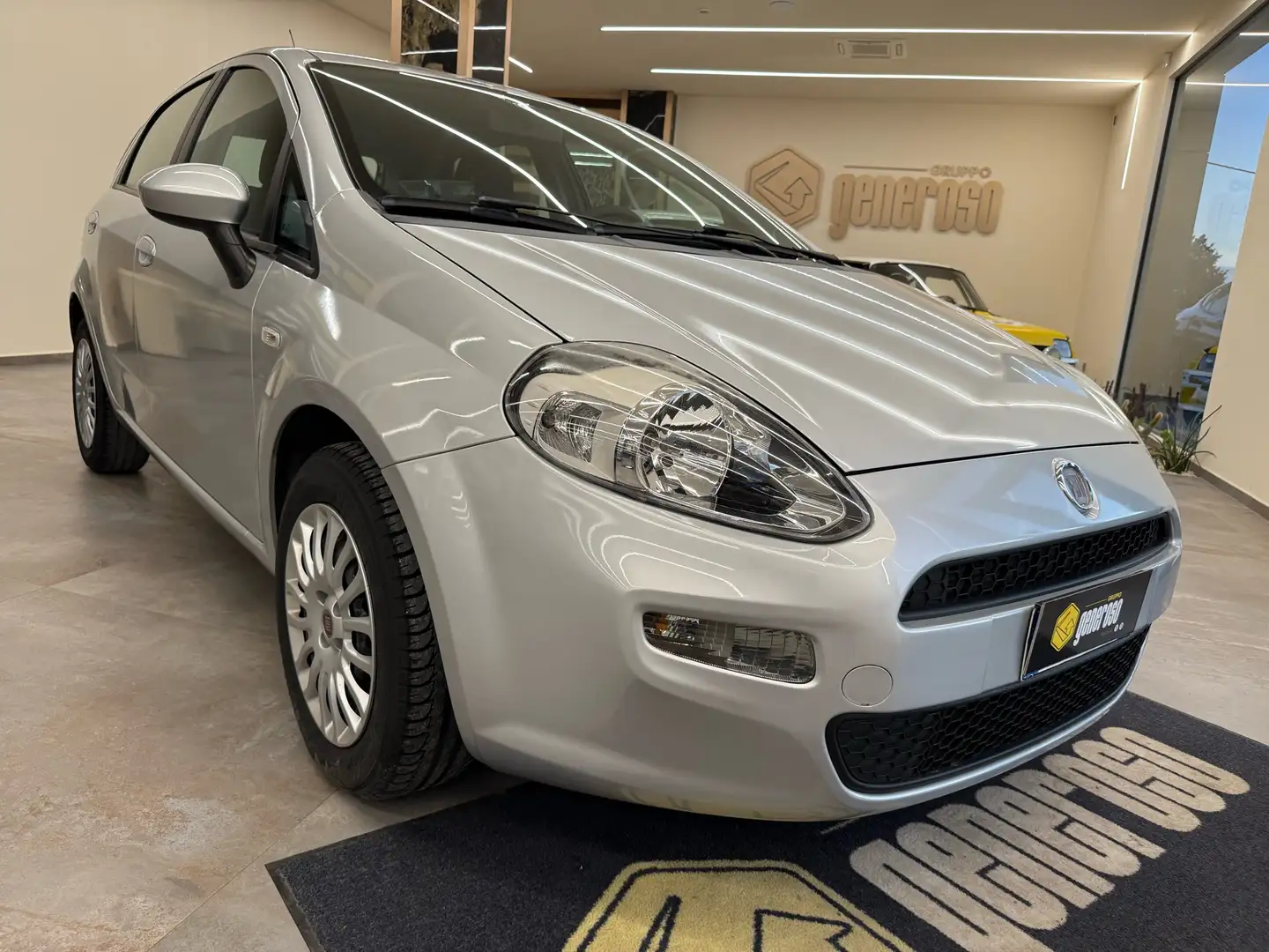 Fiat Punto 5p 1.3 mjt 16v Street 75cv Neopatentati Grigio - 1