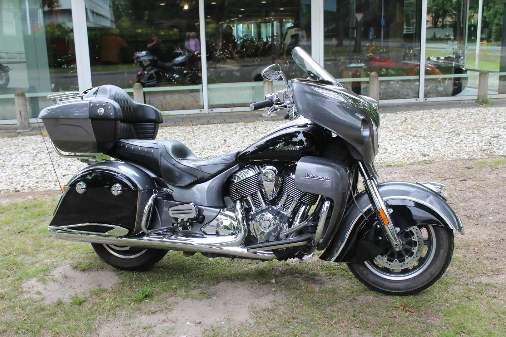 Indian Roadmaster Zwart - 1