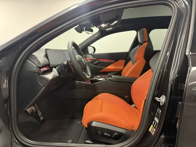 BMW M5 view 4
