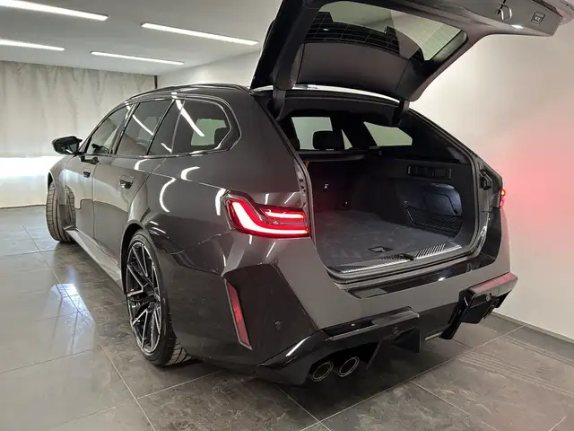 BMW M5 view 12