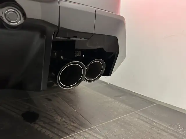 BMW M5 view 13