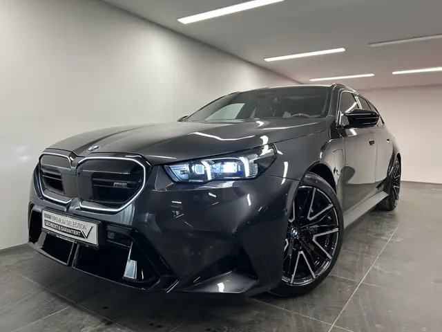 BMW M5 view 7