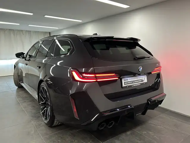 BMW M5 view 11