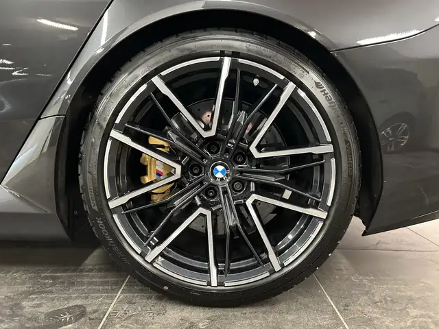 BMW M5 view 6
