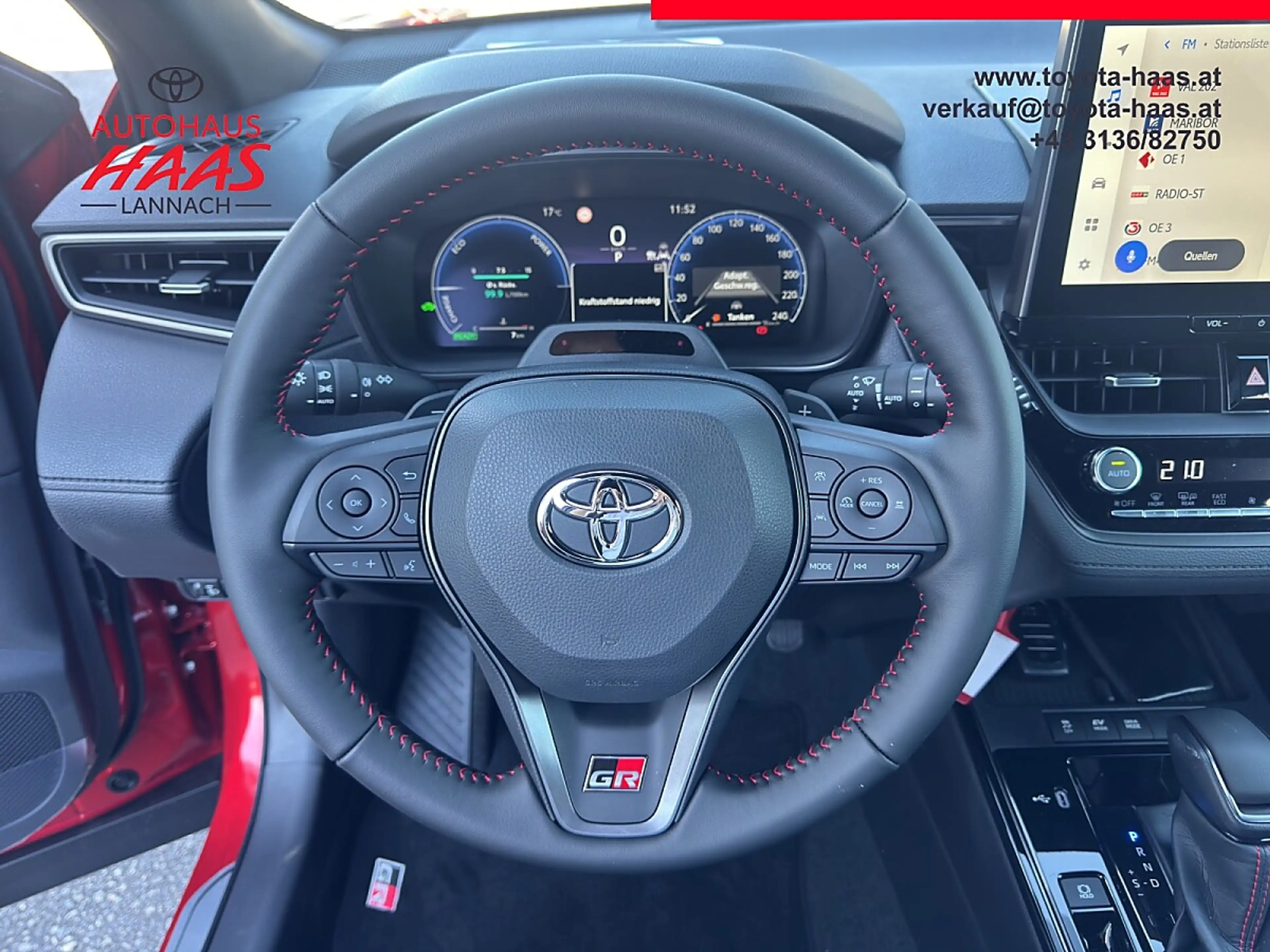 Toyota Corolla Cross 2,0 Hybrid GR Sport AWD — photo 10