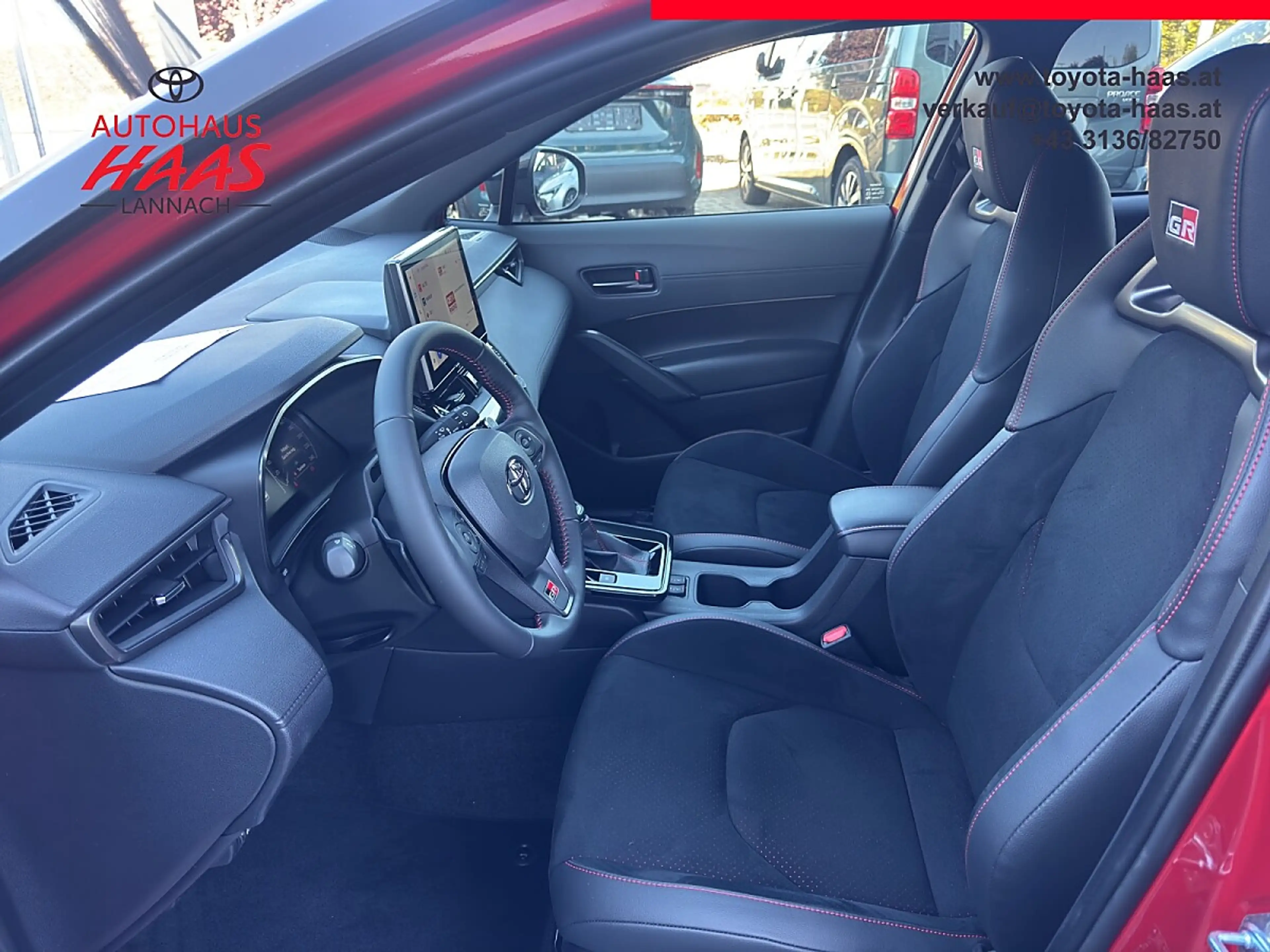 Toyota Corolla Cross 2,0 Hybrid GR Sport AWD — photo 9